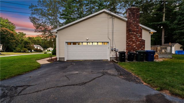89 Wisteria Drive, Coventry, RI 02816