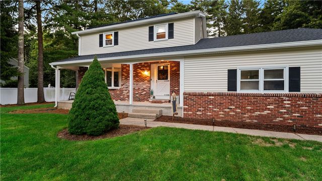 89 Wisteria Drive, Coventry, RI 02816
