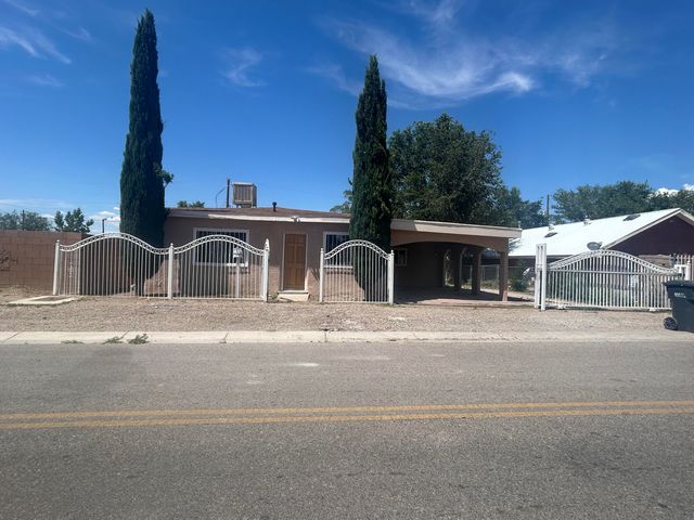 1427 VITO ROMERO Road SW, Albuquerque, NM 87105