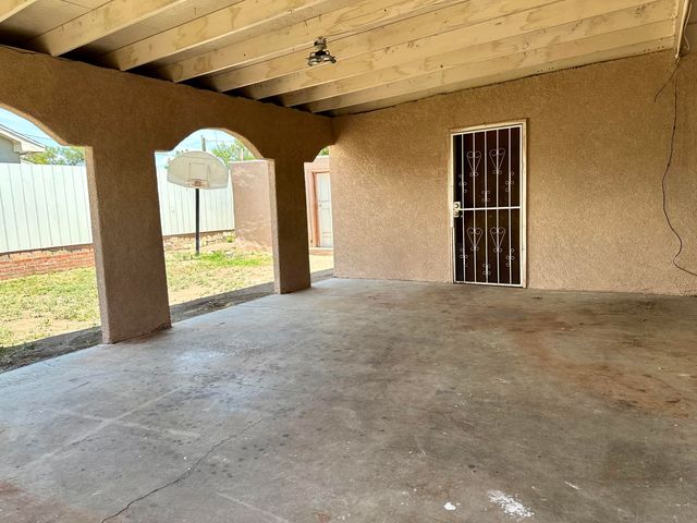 1427 VITO ROMERO Road SW, Albuquerque, NM 87105