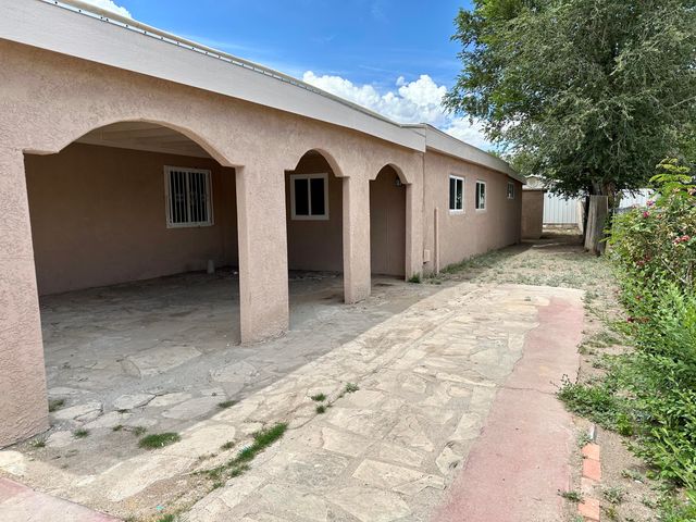 1427 VITO ROMERO Road SW, Albuquerque, NM 87105