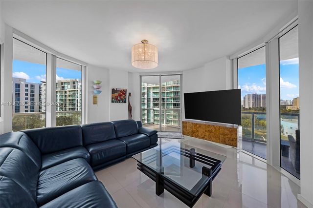 3030 NE 188th St 602, Aventura, FL 33180