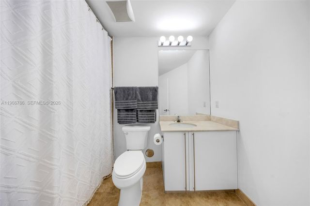 3030 NE 188th St 602, Aventura, FL 33180