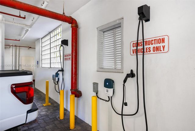 3030 NE 188th St 602, Aventura, FL 33180