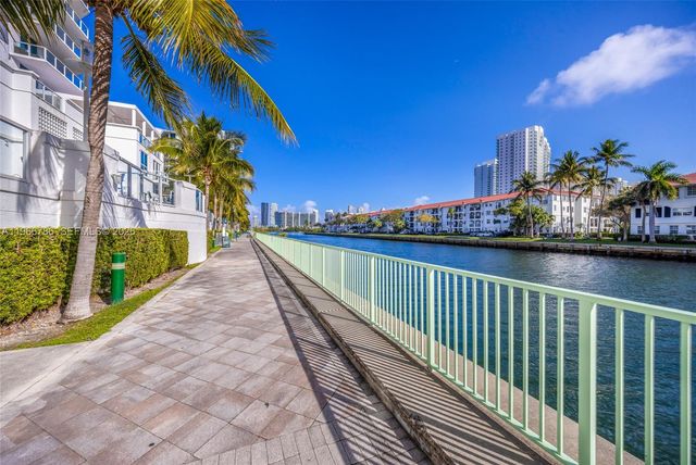 3030 NE 188th St 602, Aventura, FL 33180