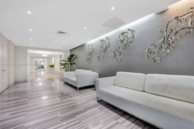 3030 NE 188th St 602, Aventura, FL 33180