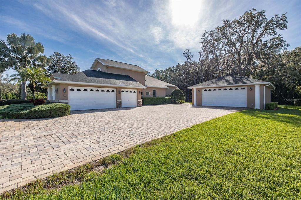 Image 92 of property listing at 1226 OAK MEADOW POINT, New Port Richey, FL 34655