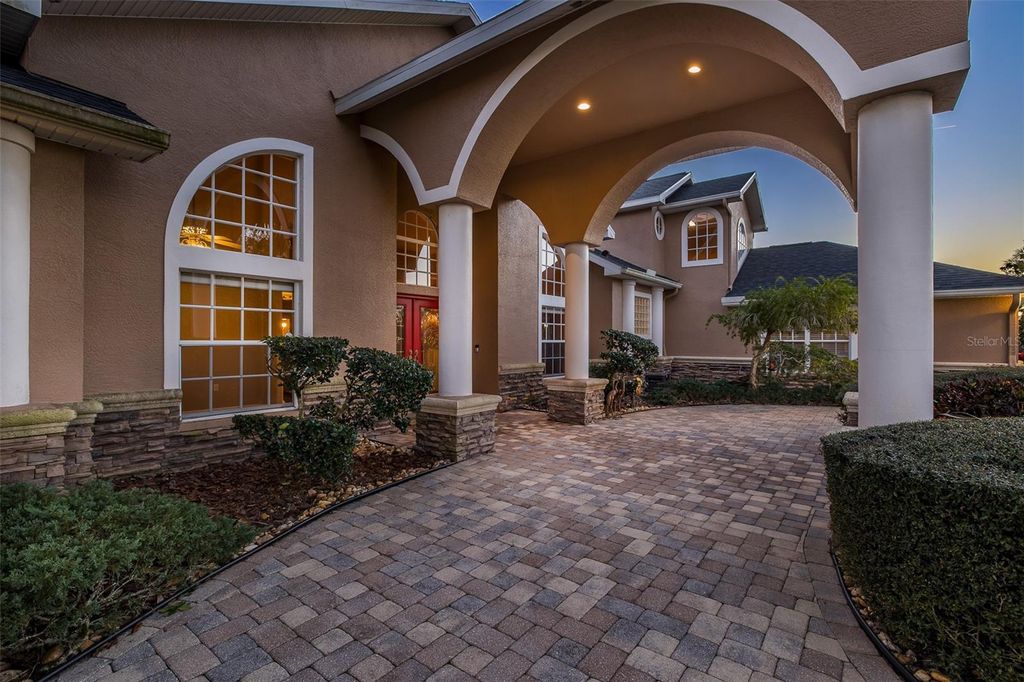 Image 98 of property listing at 1226 OAK MEADOW POINT, New Port Richey, FL 34655