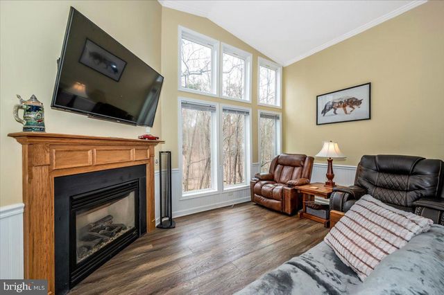 17 CANADA GOOSE LN, Hedgesville, WV 25427