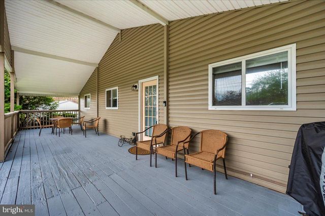 17 CANADA GOOSE LN, Hedgesville, WV 25427