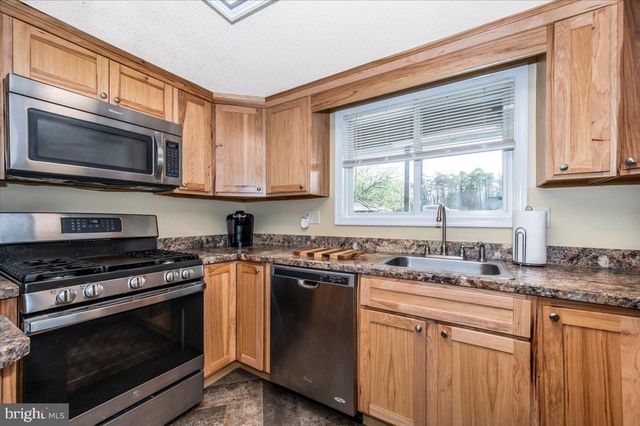 17 CANADA GOOSE LN, Hedgesville, WV 25427