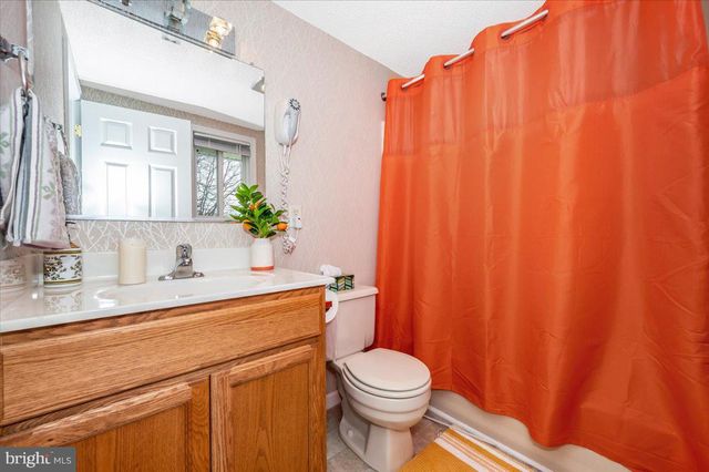 17 CANADA GOOSE LN, Hedgesville, WV 25427