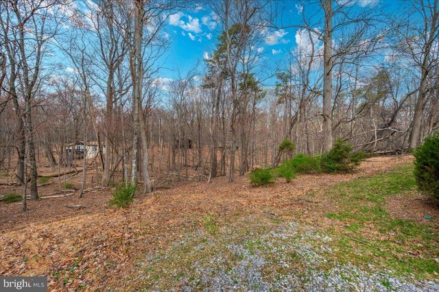 17 CANADA GOOSE LN, Hedgesville, WV 25427