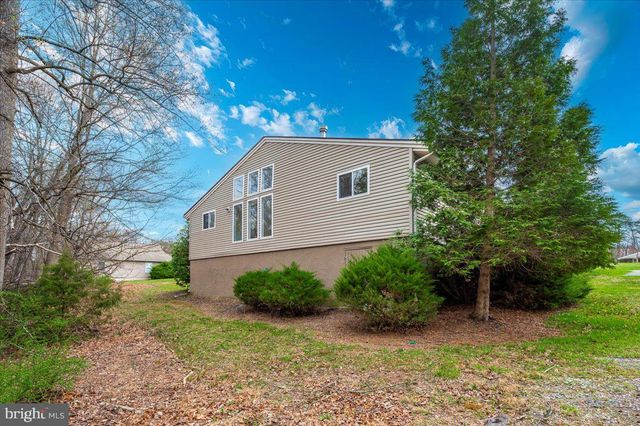 17 CANADA GOOSE LN, Hedgesville, WV 25427