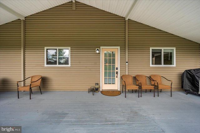 17 CANADA GOOSE LN, Hedgesville, WV 25427