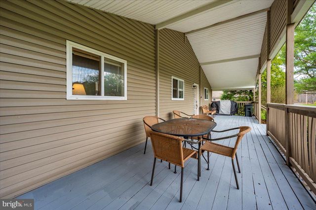 17 CANADA GOOSE LN, Hedgesville, WV 25427