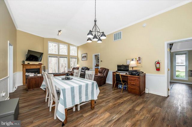 17 CANADA GOOSE LN, Hedgesville, WV 25427