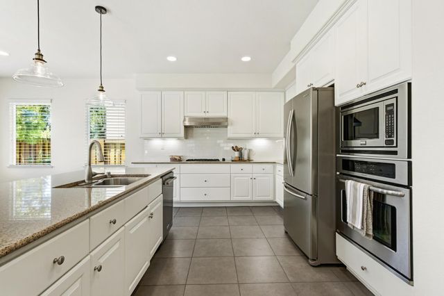 944 Station House Ln, Rocklin, CA 95765