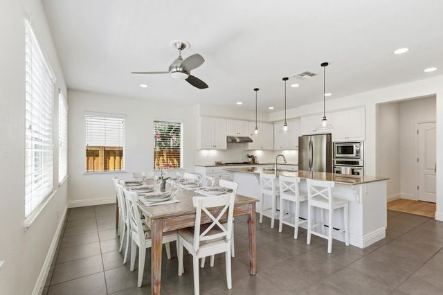 944 Station House Ln, Rocklin, CA 95765