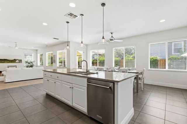 944 Station House Ln, Rocklin, CA 95765