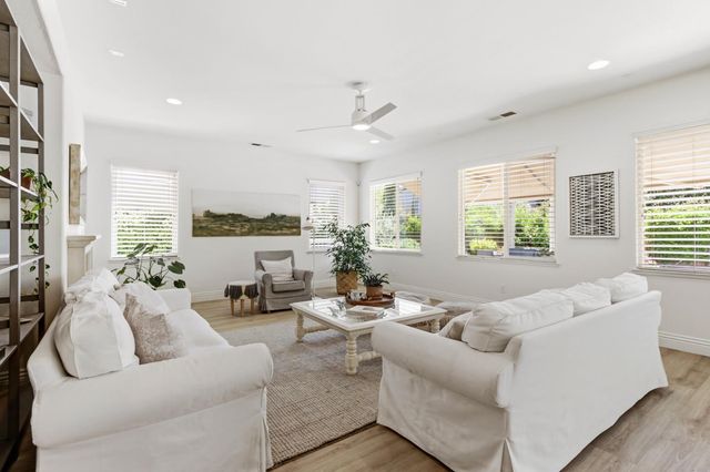 944 Station House Ln, Rocklin, CA 95765