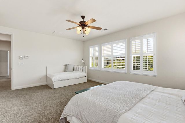 944 Station House Ln, Rocklin, CA 95765