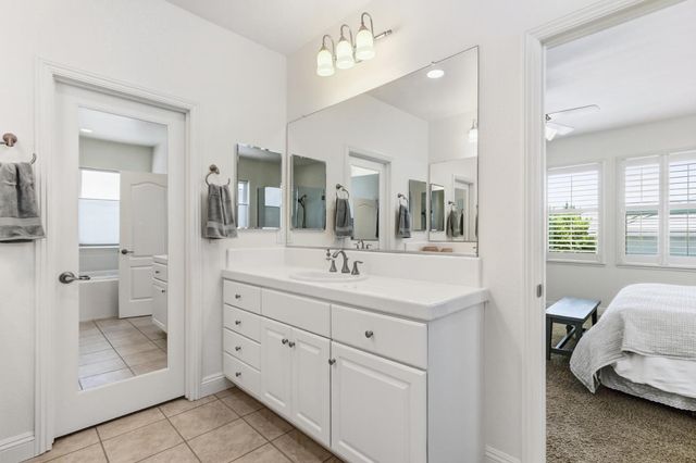 944 Station House Ln, Rocklin, CA 95765