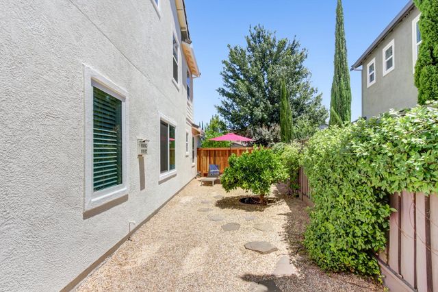 944 Station House Ln, Rocklin, CA 95765