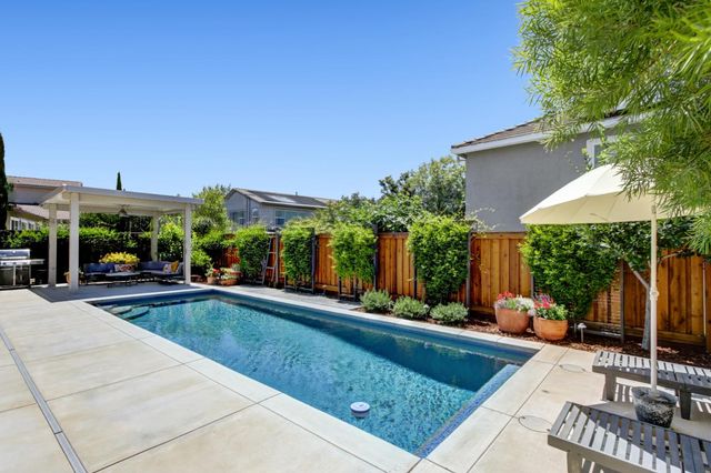 944 Station House Ln, Rocklin, CA 95765