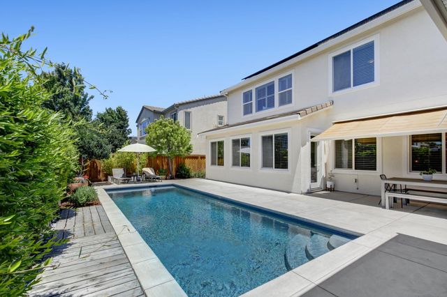 944 Station House Ln, Rocklin, CA 95765