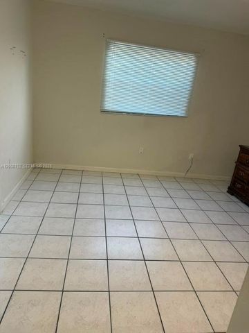 1330 W 54th St 221C, Hialeah, FL 33012
