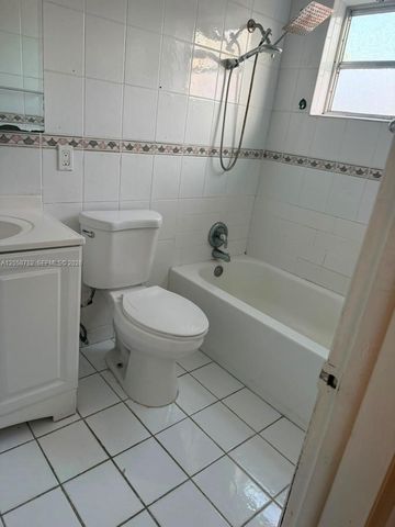 1330 W 54th St 221C, Hialeah, FL 33012
