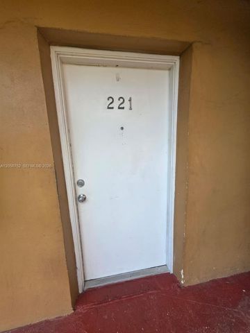 1330 W 54th St 221C, Hialeah, FL 33012