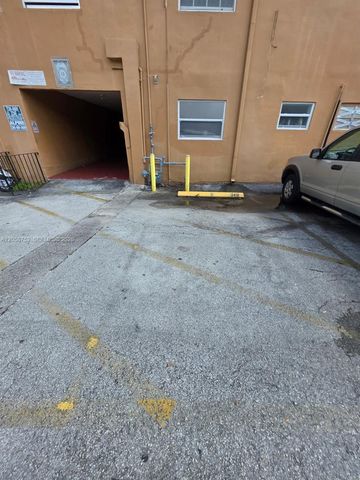 1330 W 54th St 221C, Hialeah, FL 33012