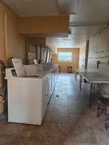1330 W 54th St 221C, Hialeah, FL 33012