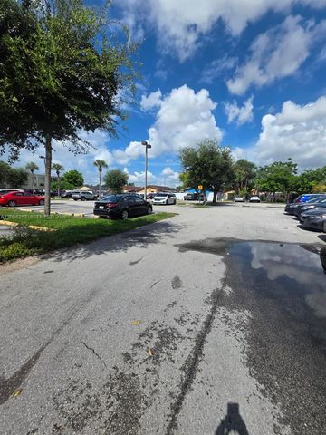 1330 W 54th St 221C, Hialeah, FL 33012