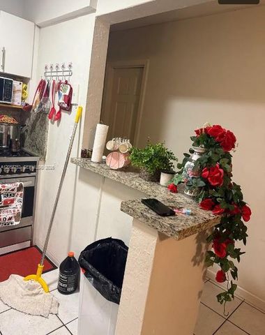 1330 W 54th St 221C, Hialeah, FL 33012