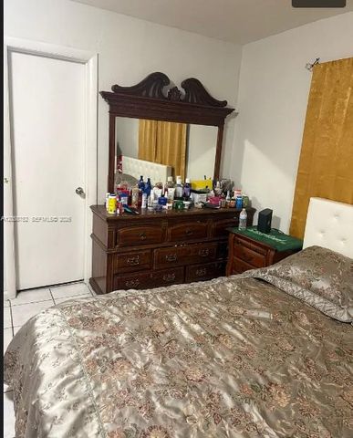 1330 W 54th St 221C, Hialeah, FL 33012