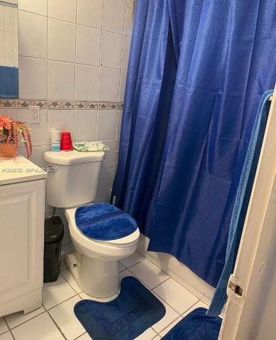 1330 W 54th St 221C, Hialeah, FL 33012