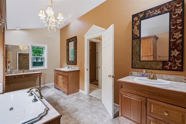 1761 Chevy Chase Boulevard, Kalamazoo, MI 49008