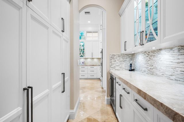 252 S Maya Palm Drive, Boca Raton, FL 33432