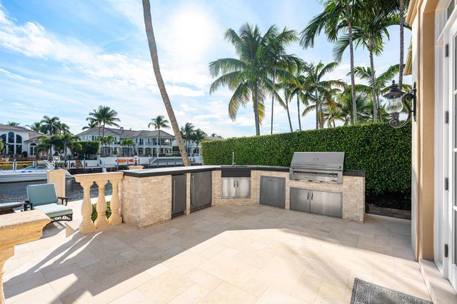 252 S Maya Palm Drive, Boca Raton, FL 33432