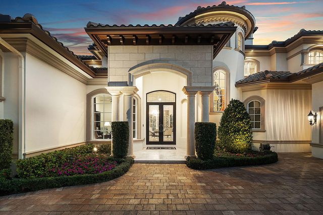 252 S Maya Palm Drive, Boca Raton, FL 33432