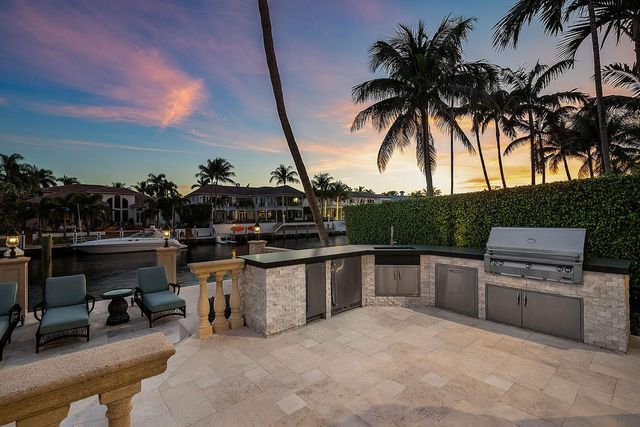 252 S Maya Palm Drive, Boca Raton, FL 33432