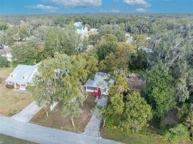 150 E WASHINGTON AVENUE, Lake Helen, FL 32744