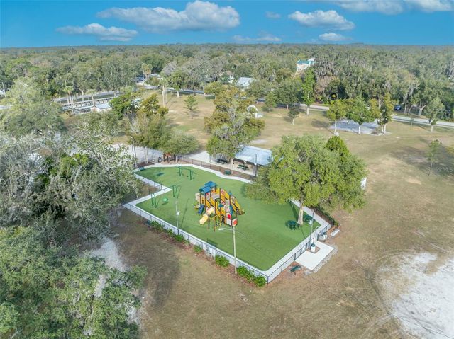 150 E WASHINGTON AVENUE, Lake Helen, FL 32744