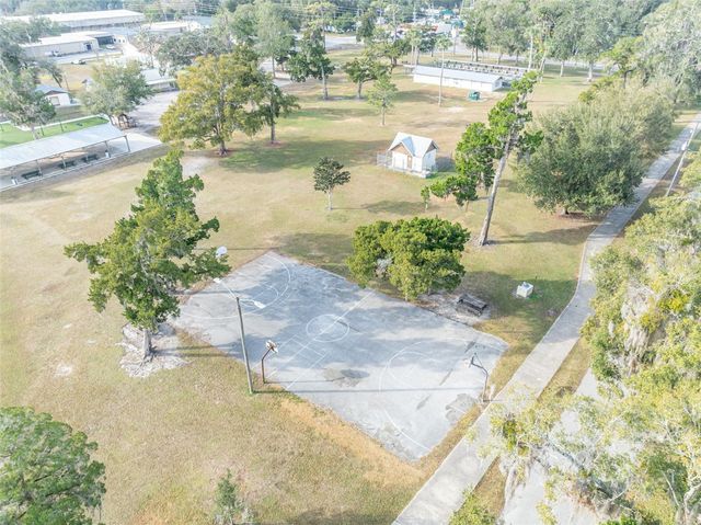 150 E WASHINGTON AVENUE, Lake Helen, FL 32744
