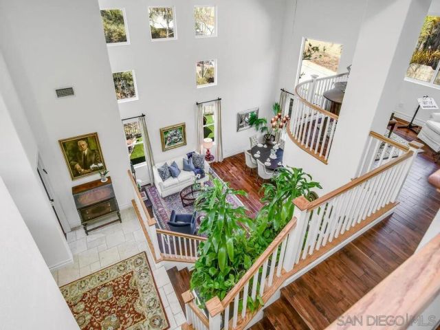 6061 Greenhedge Row, La Jolla, CA 92037