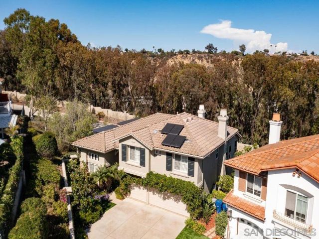 6061 Greenhedge Row, La Jolla, CA 92037