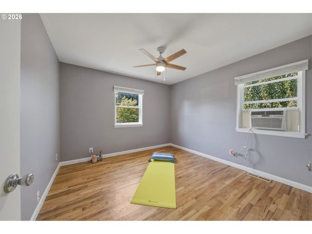 11005 Ne SCHUYLER St, Portland, OR 97220